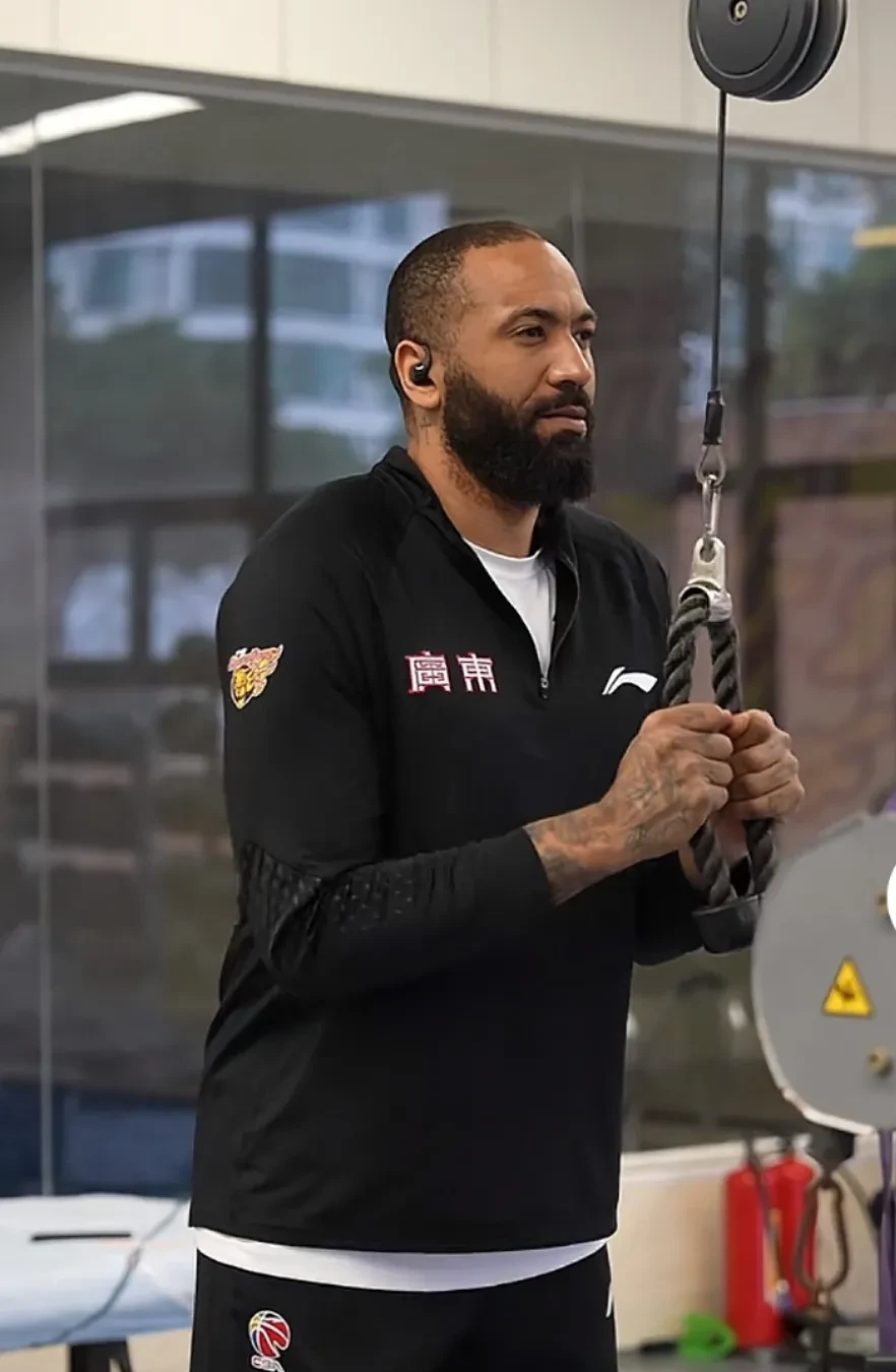 开云app广东宏远迎足总杯关键赛，国际比赛日更衣室发声，更衣室稳定，训练强度明显提升的简单介绍