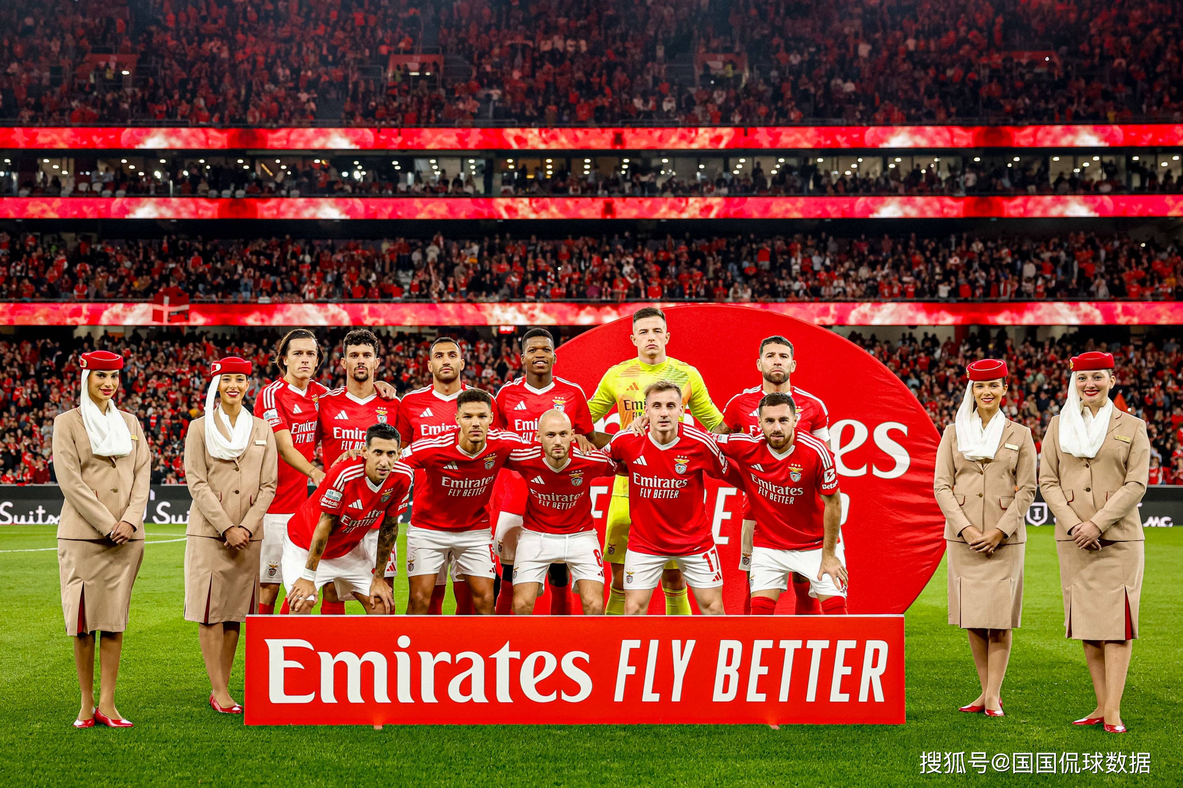 云体育入口包含转会期本菲卡备战欧冠，复出首秀细节曝光，质疑声仍在，阵容厚度经受考验的词条