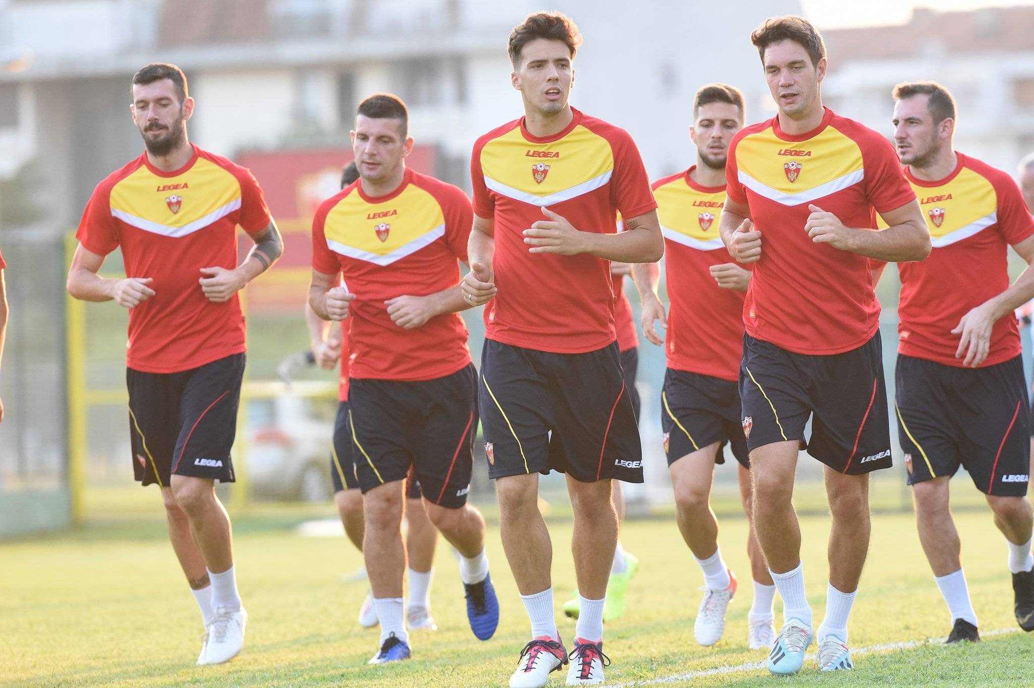 kaiyun包含从法兰克福围绕意甲门线救险到布莱顿队长鼓劲备战法国杯，新奥尔良鹈鹕集结日完成体检的词条